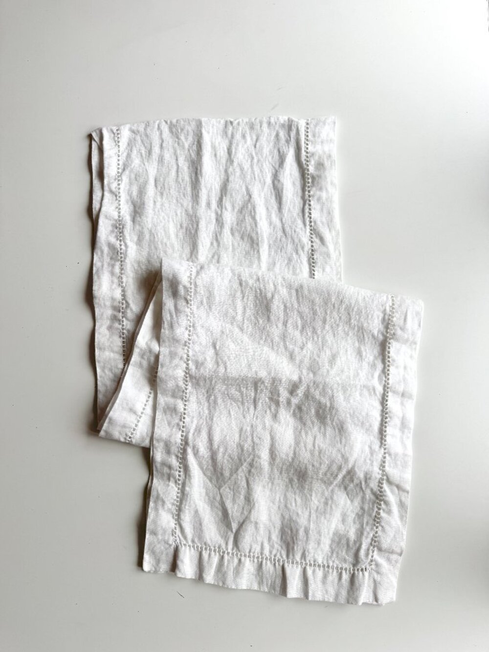 POTTERY BARN White 100% Linen Ladder Lace Trim 108" x 16" Table Runner